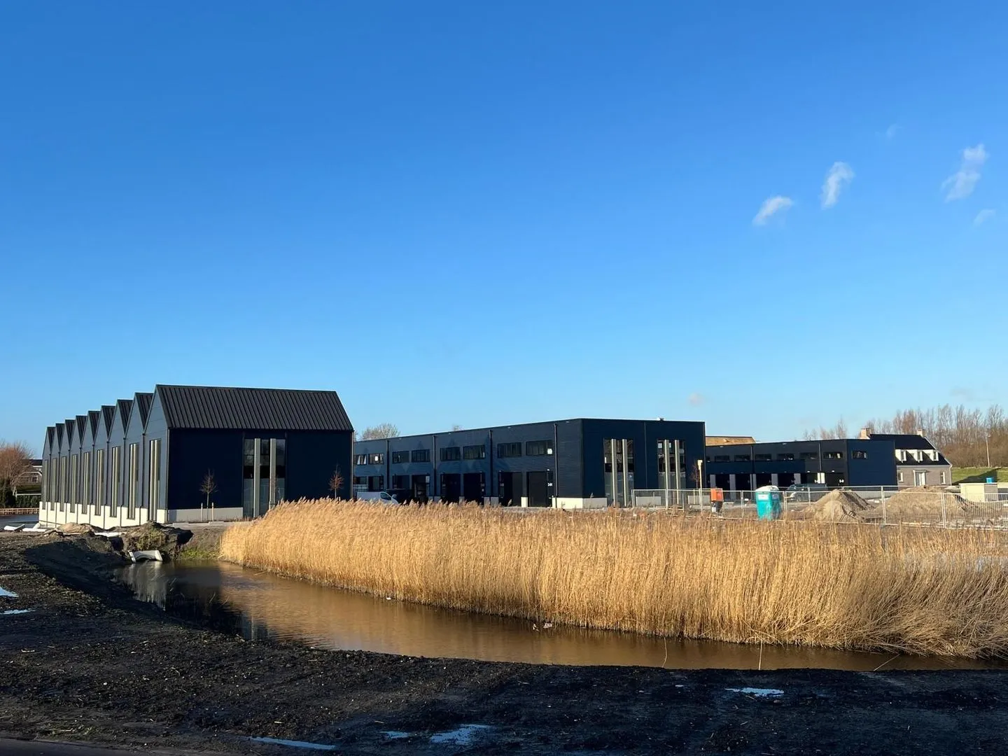 54 bedrijfsunits in Parkmeer Aalsmeer opgeleverd