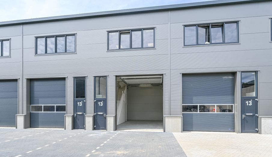 Bedrijfsruimte in Uithoorn verhuurd aan Van Cleef Opleidingen