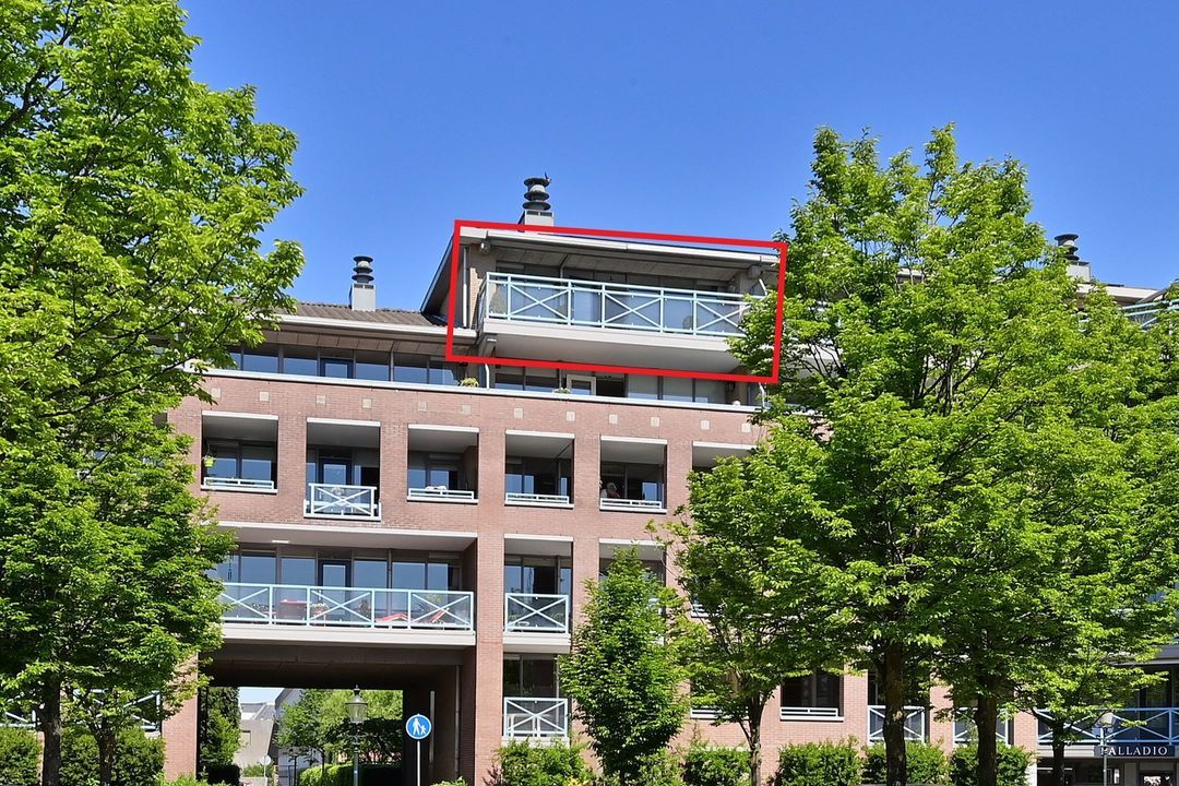Wilhelminaplantsoen 83, Bussum
