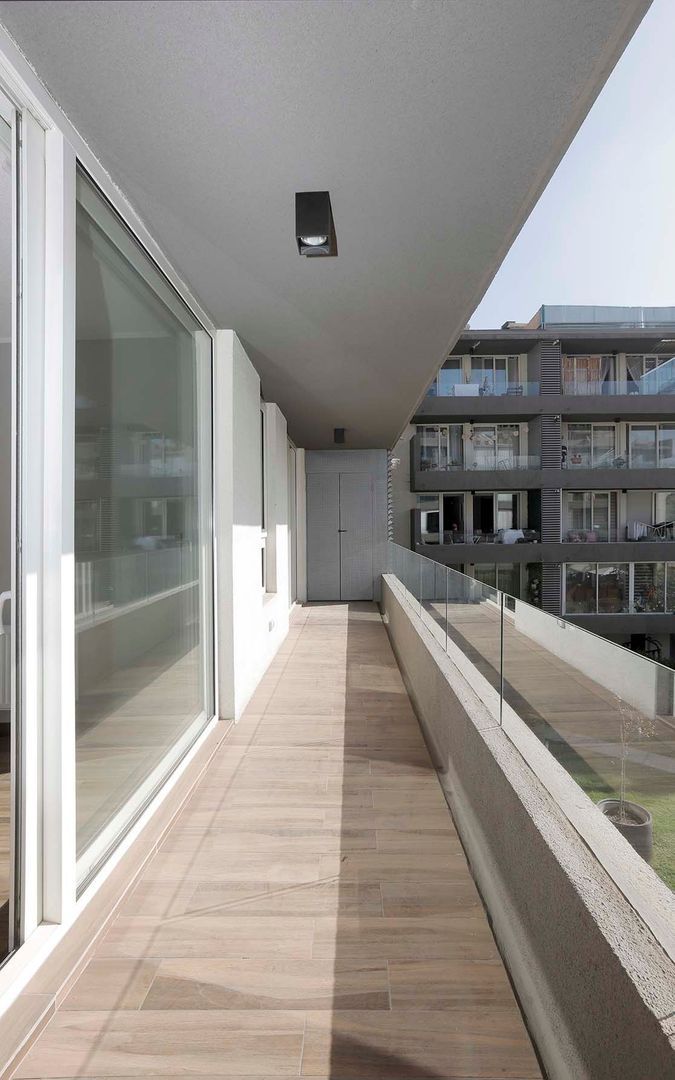 Augusto Villanueva, Santiago foto-7