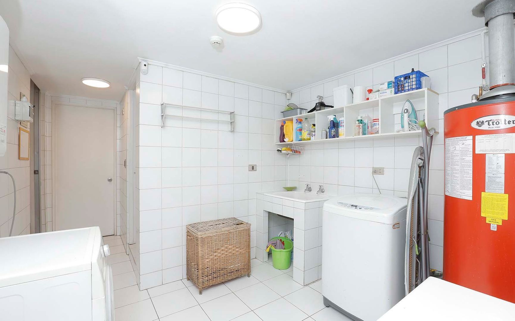 Hermanos Lobos, Santiago foto-19