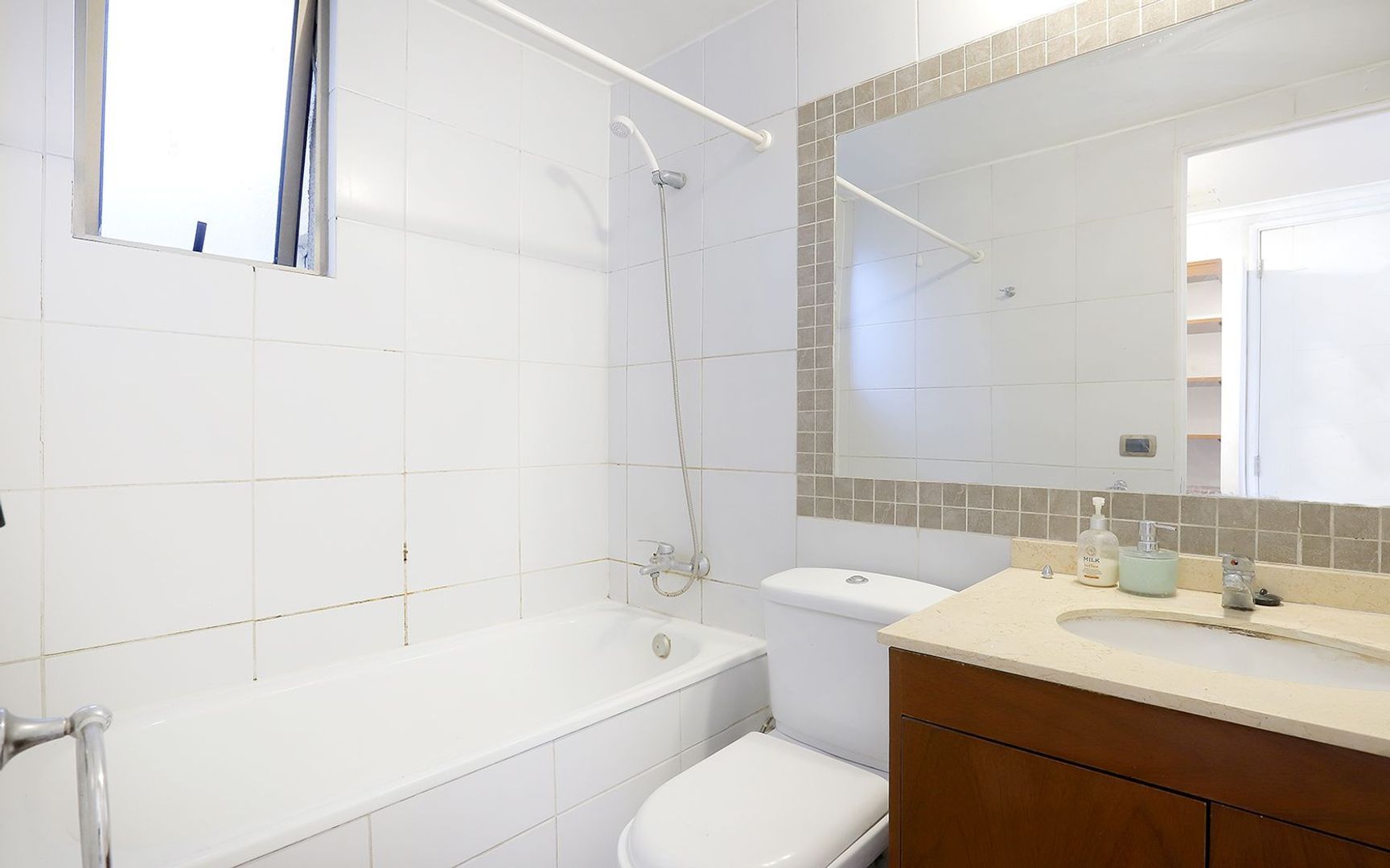 Padre Alonso de Ovalle, Santiago foto-7