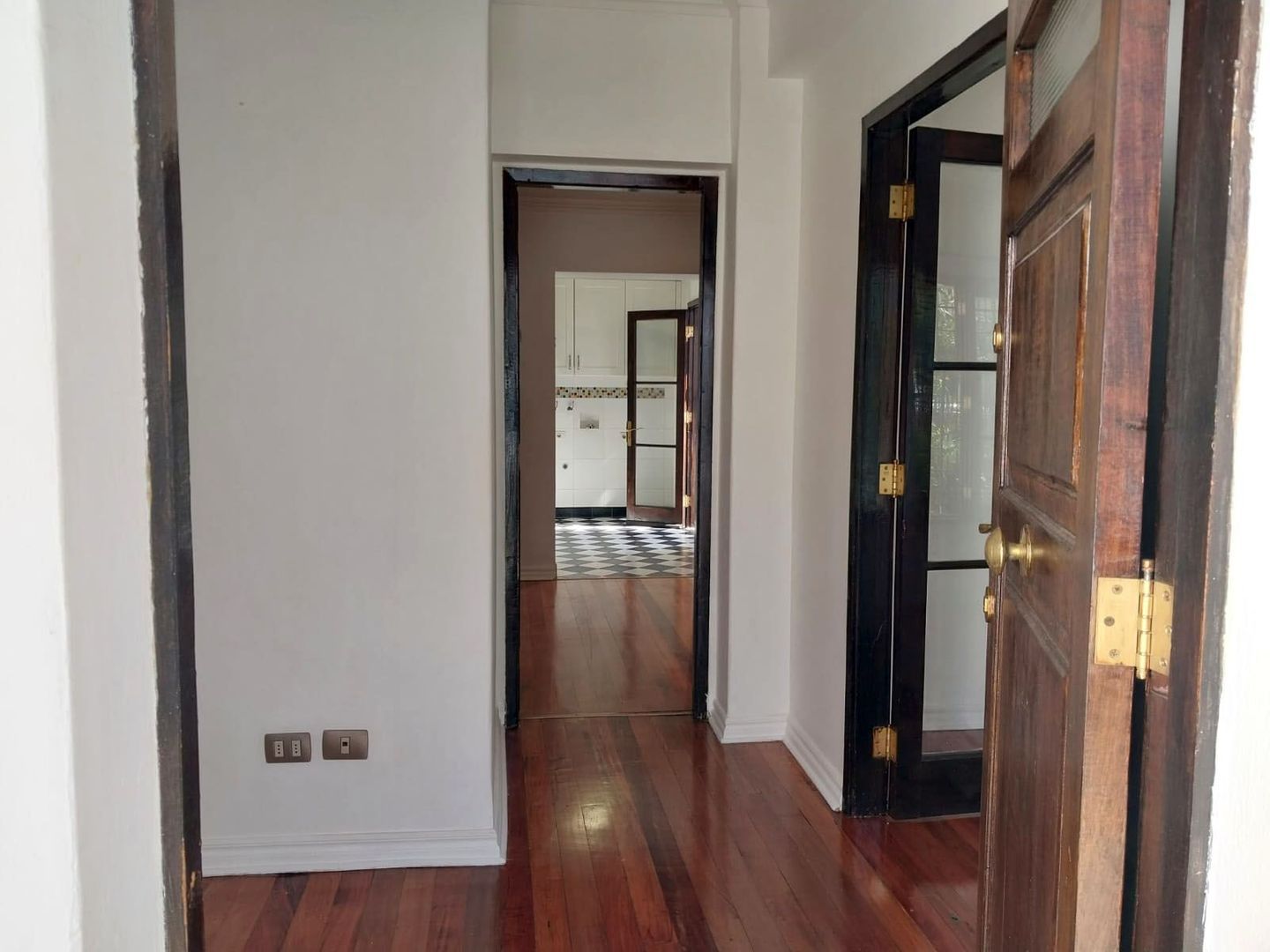 Eduardo Hyatt, Providencia foto-5