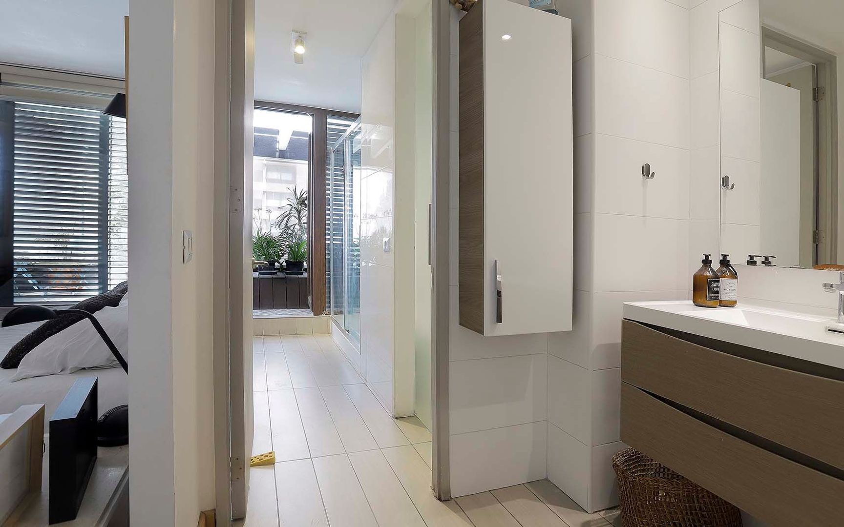 Domingo Bondi, Santiago foto-21