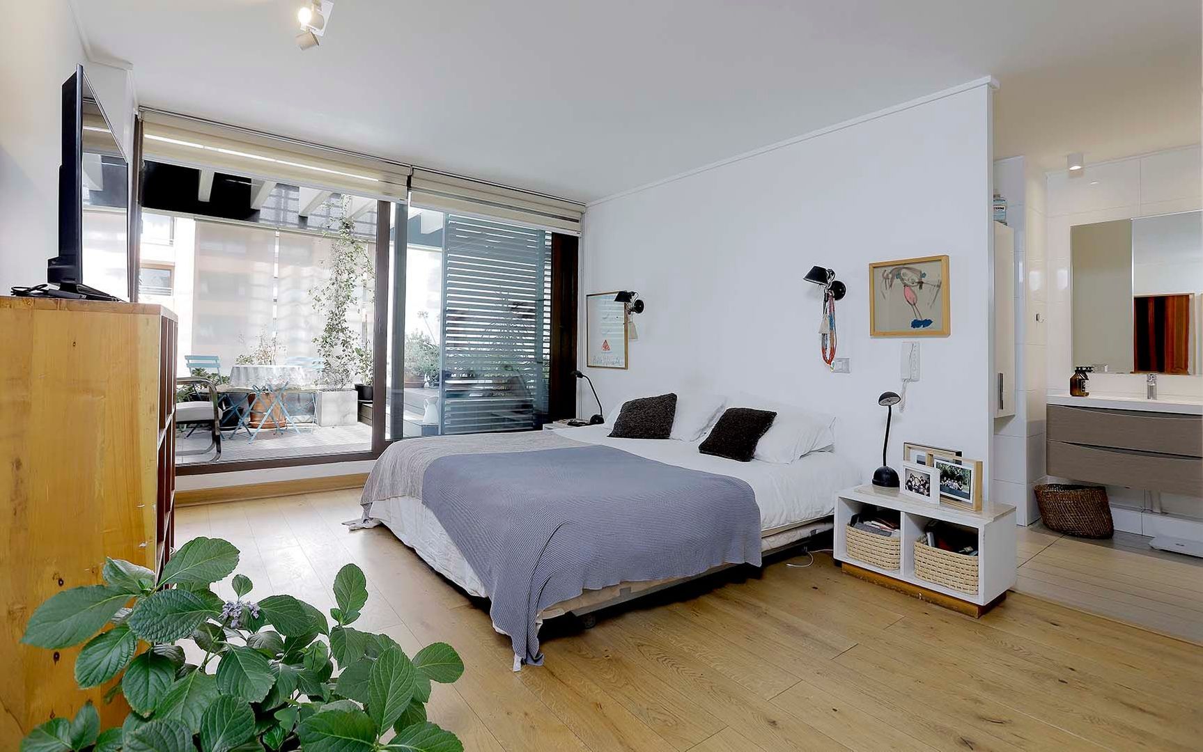 Domingo Bondi, Santiago foto-19