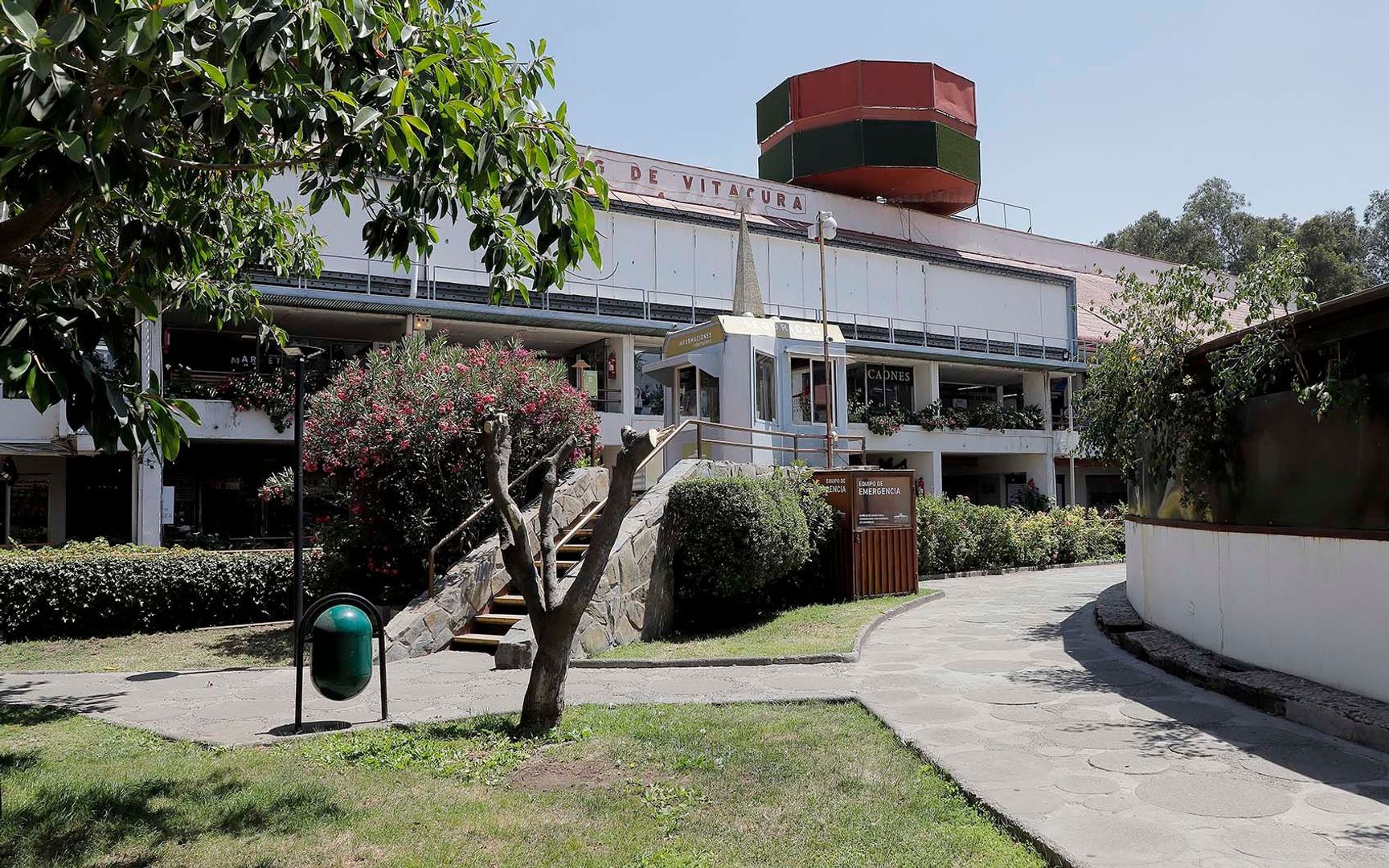 Embajador Doussinague, Santiago foto-6