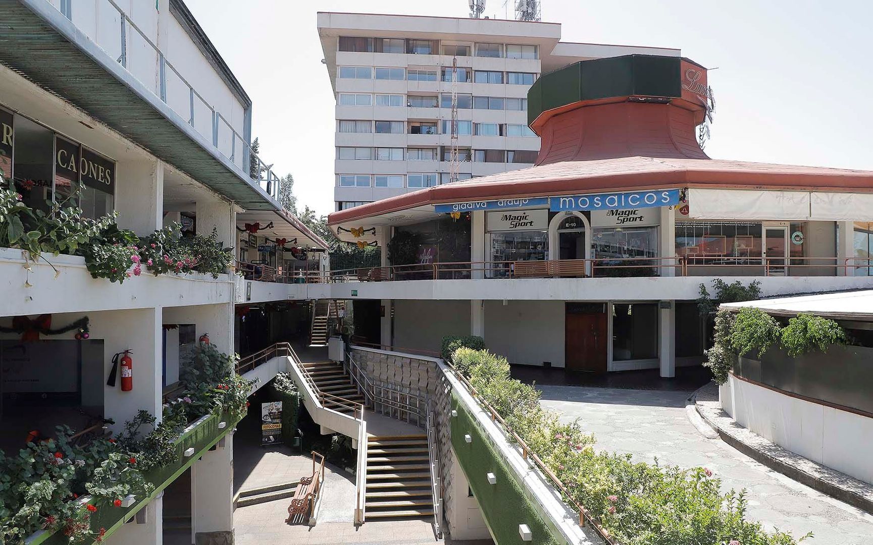 Embajador Doussinague, Santiago foto-11
