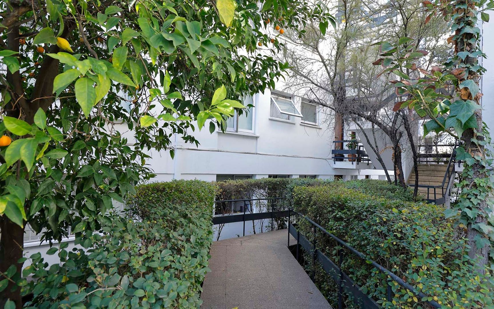 Aurelio González, Santiago foto-3