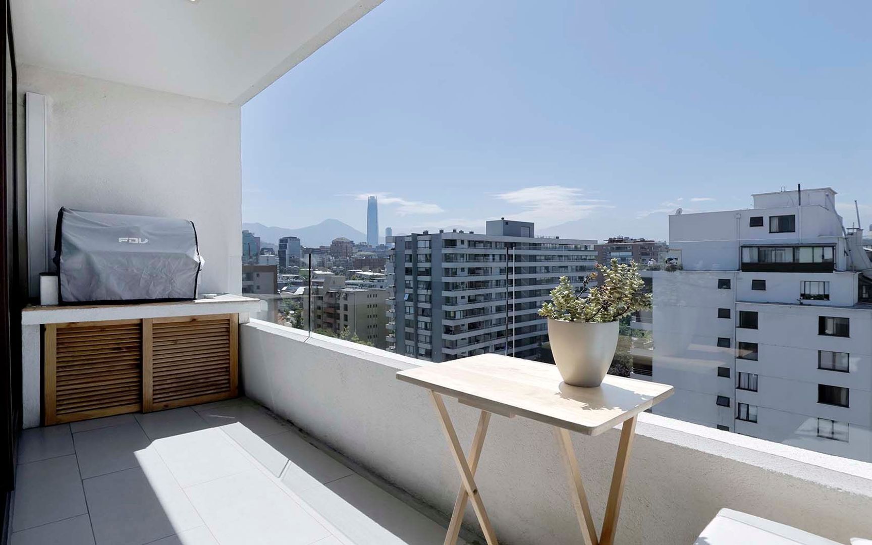 Darío Urzúa, Santiago foto-11