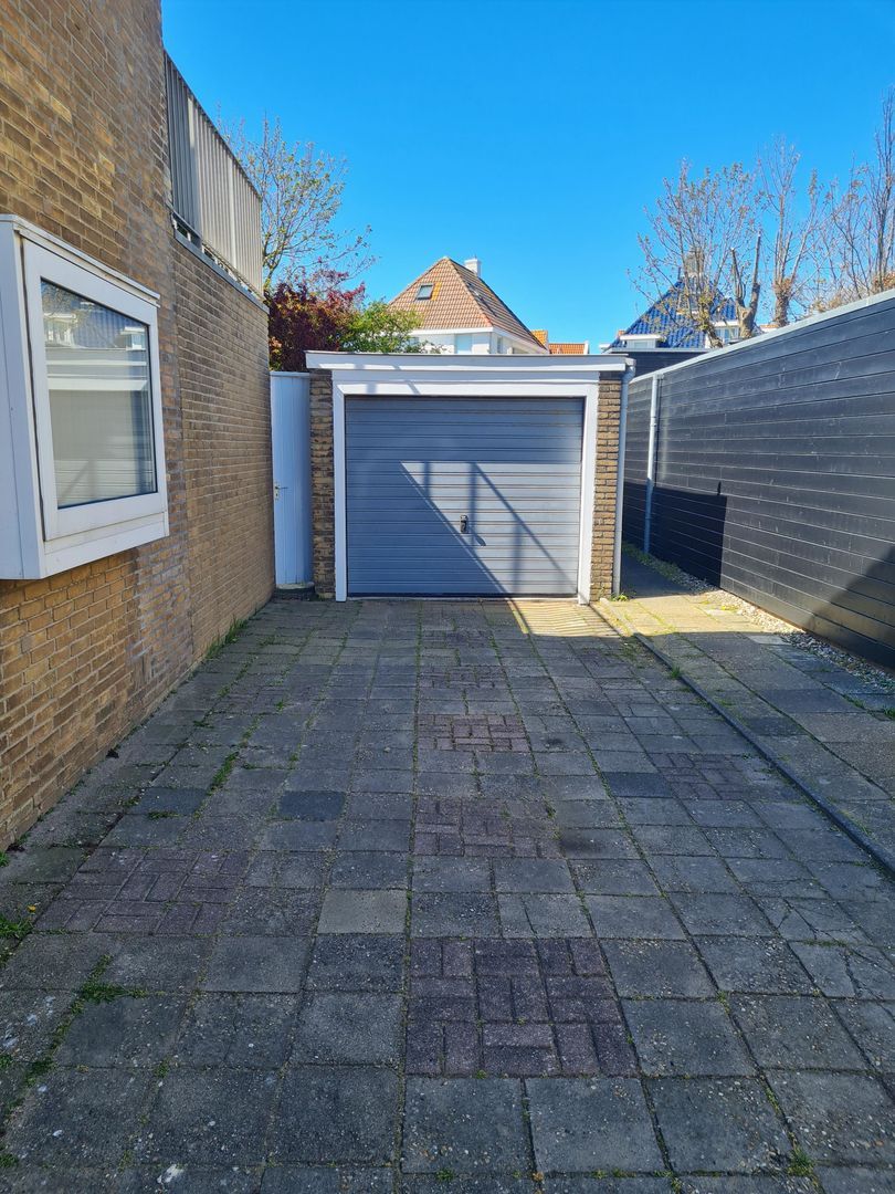 Mr Troelstrastraat, Zandvoort foto-12