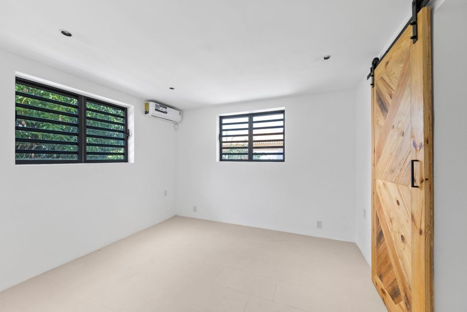 Kaya Tiriyo 14, Matancia foto-34