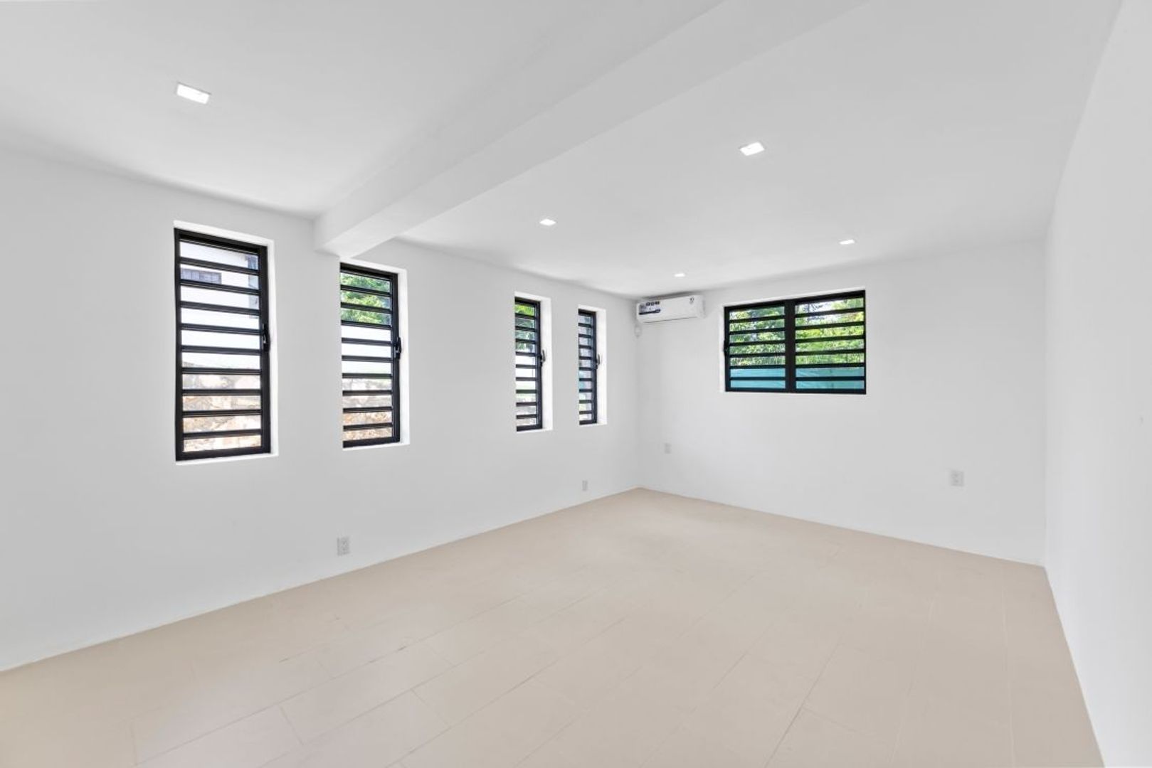 Kaya Tiriyo 14, Matancia foto-32