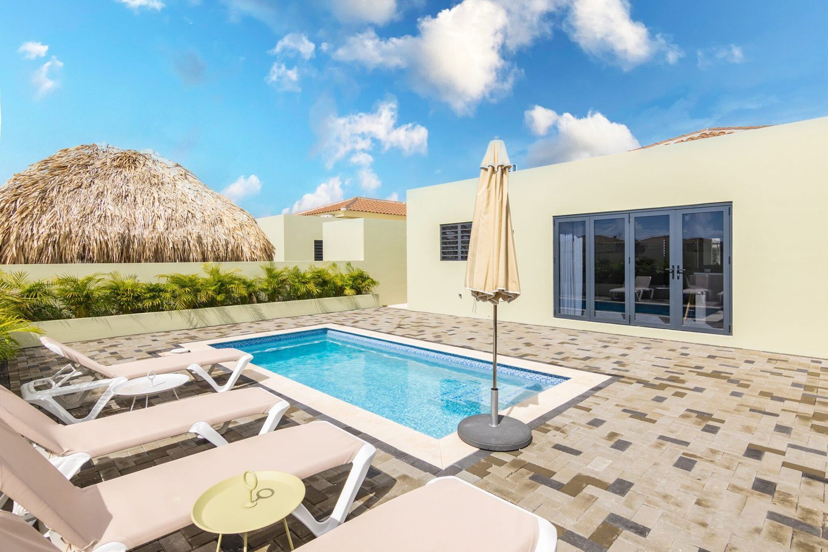 Elisabeth Resort, Mambo Beach foto-0