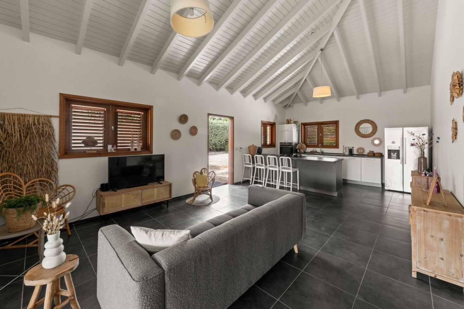 Kaya Kratos 10, Kwartje, Banda Ariba foto-11