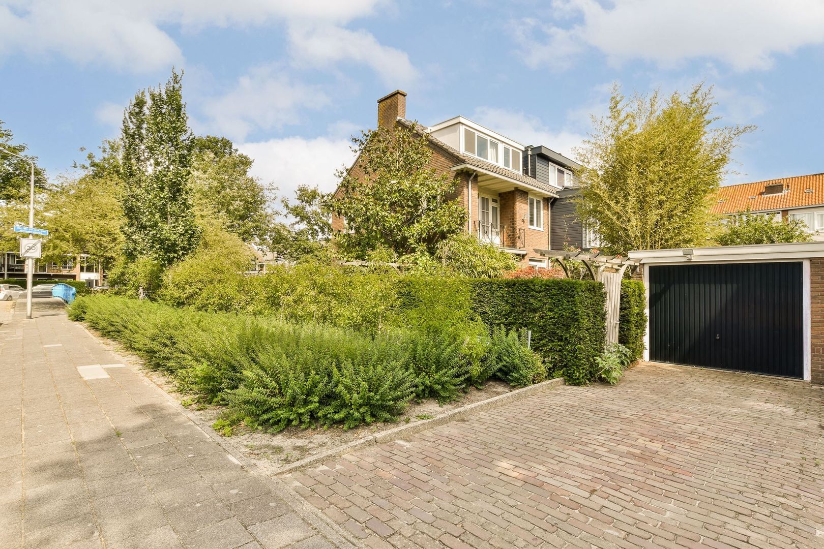 Jhr.Mr.Dr. H.A. van Karnebeeklaan 54, Amstelveen foto-2