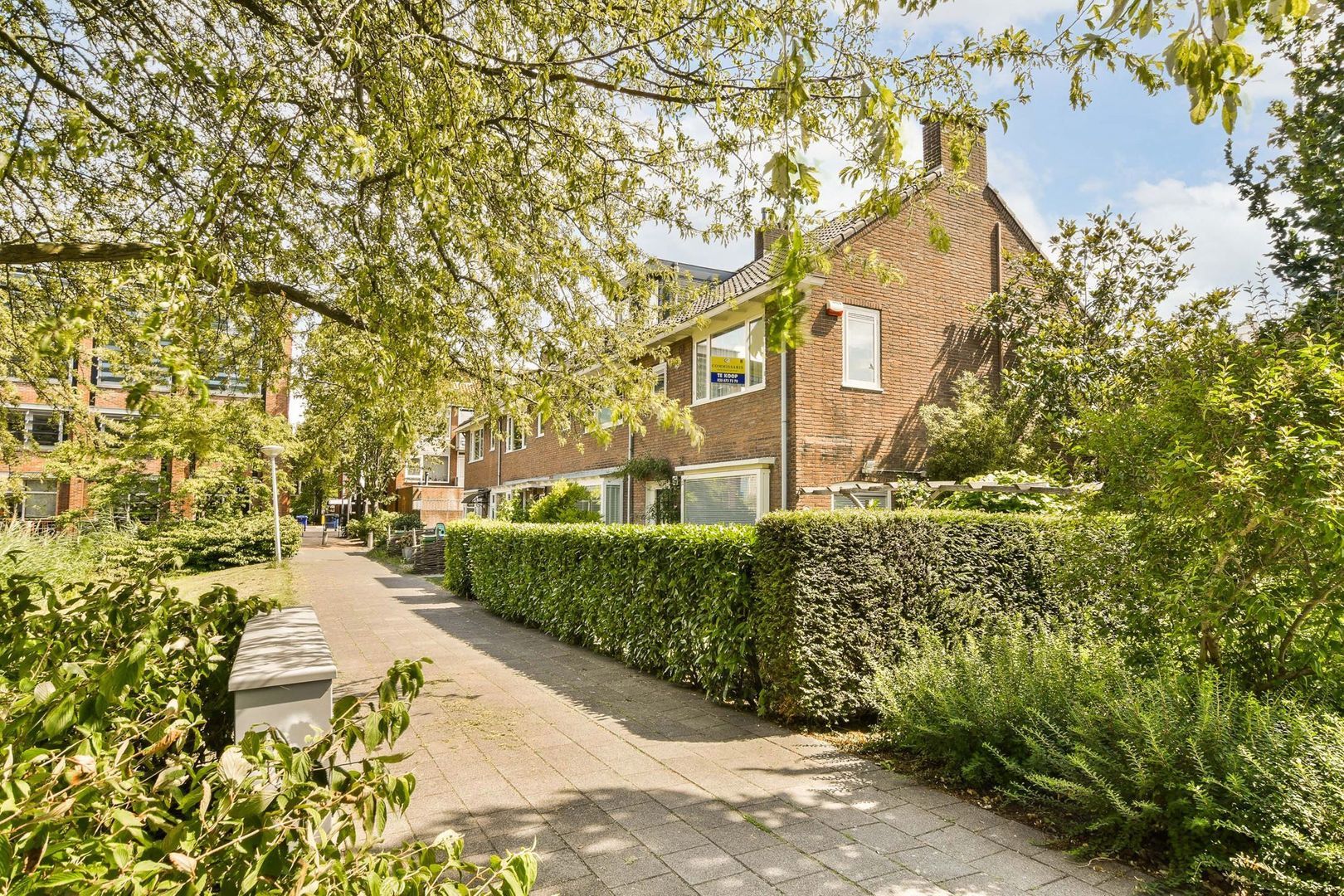 Jhr.Mr.Dr. H.A. van Karnebeeklaan 54, Amstelveen foto-0