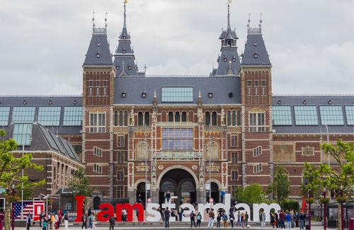 Charming Past and Contemporary Life in Amsterdam Oud-Zuid