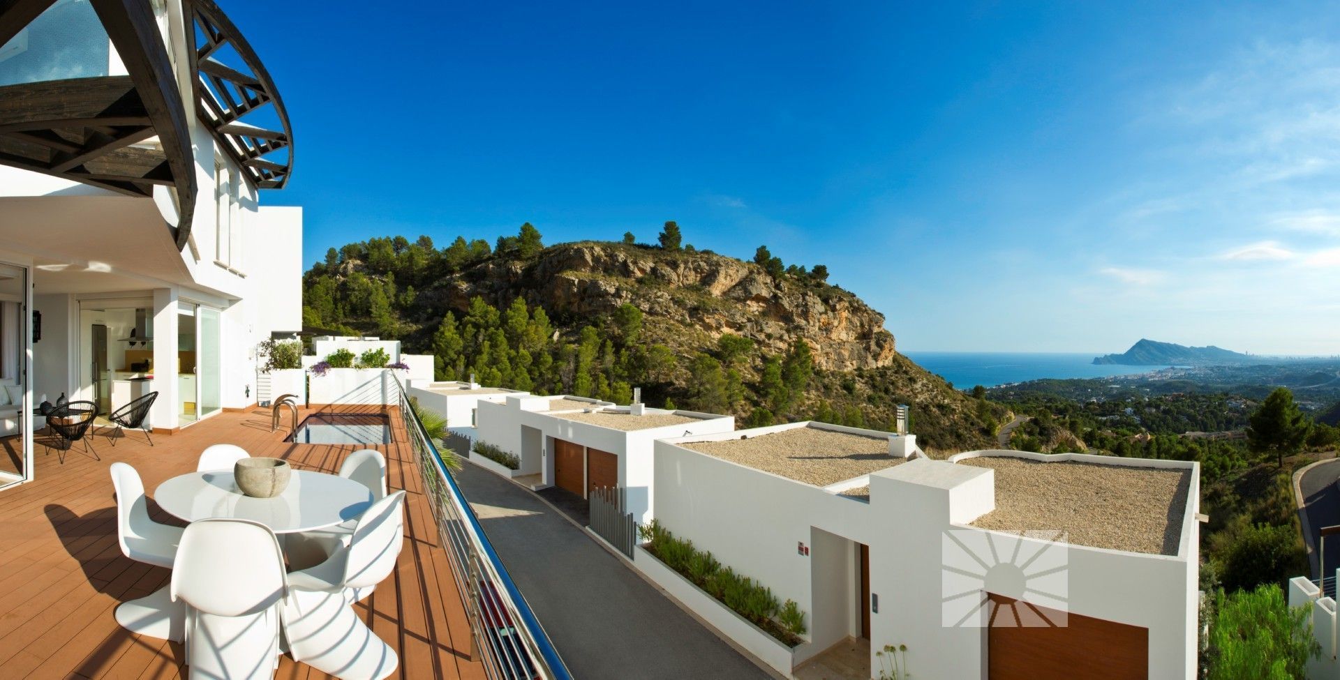 Villa Blanc with large interior spaces, and panoramic views of the Mediterranean sea, Altea foto-9