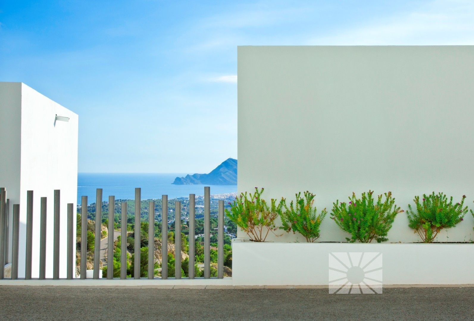 Villa Blanc with large interior spaces, and panoramic views of the Mediterranean sea, Altea foto-4