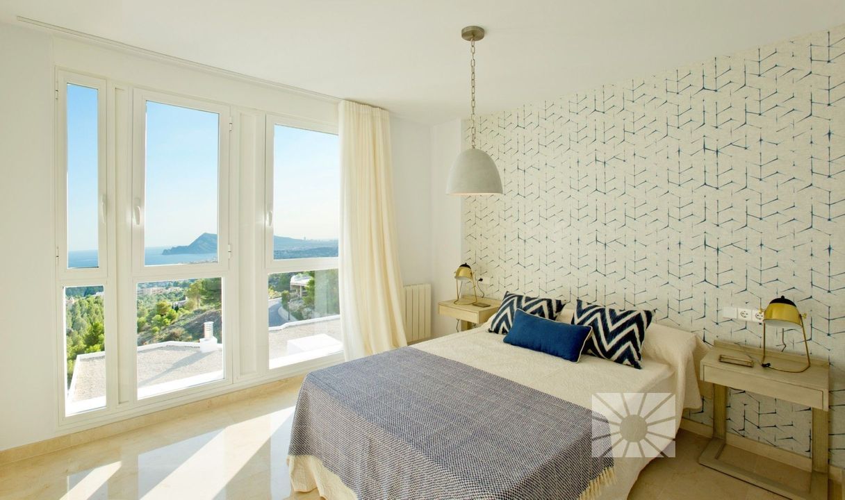 Villa Blanc with large interior spaces, and panoramic views of the Mediterranean sea, Altea foto-3