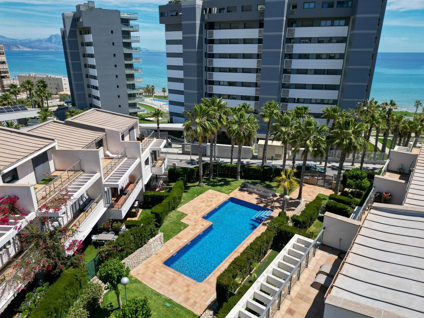 Exclusive and luxurious bungalow with elevator in El Faro 61, Alicante foto-4