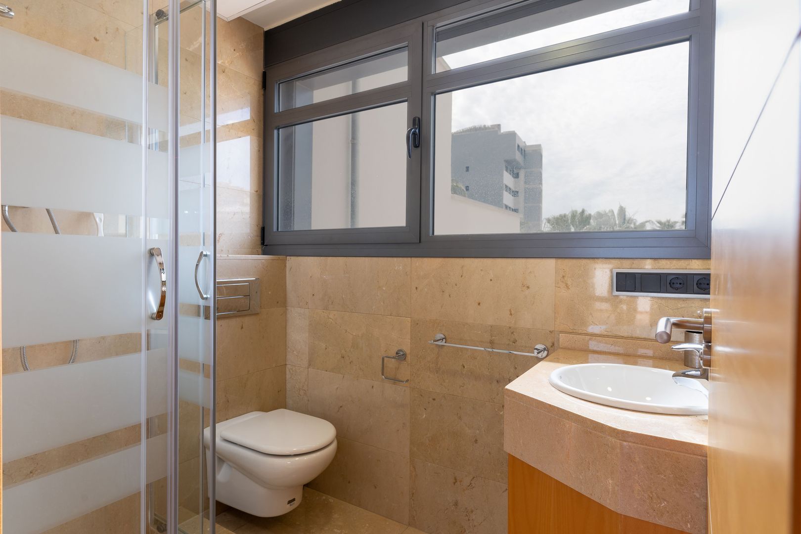 Exclusive and luxurious bungalow with elevator in El Faro 61, Alicante foto-13