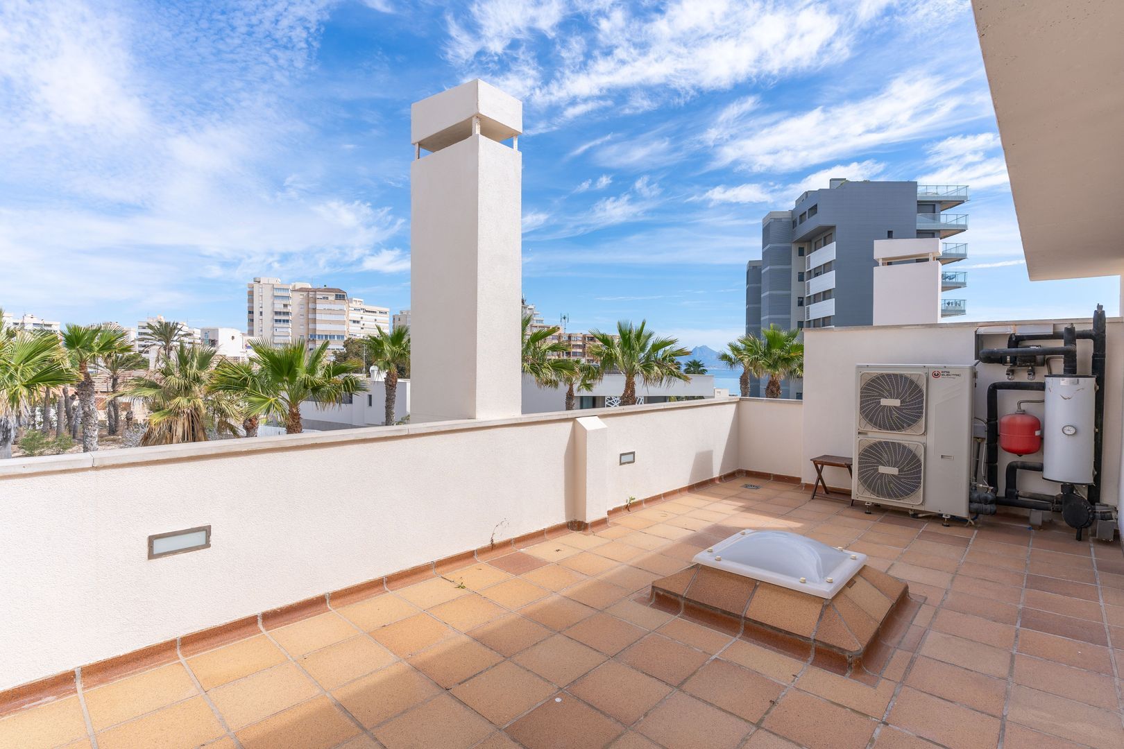 Exclusive and luxurious bungalow with elevator in El Faro 61, Alicante foto-7
