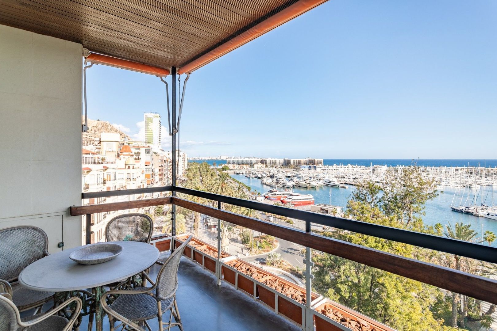 Luxury Apartment for Sale in Alicante, Alicante foto-26