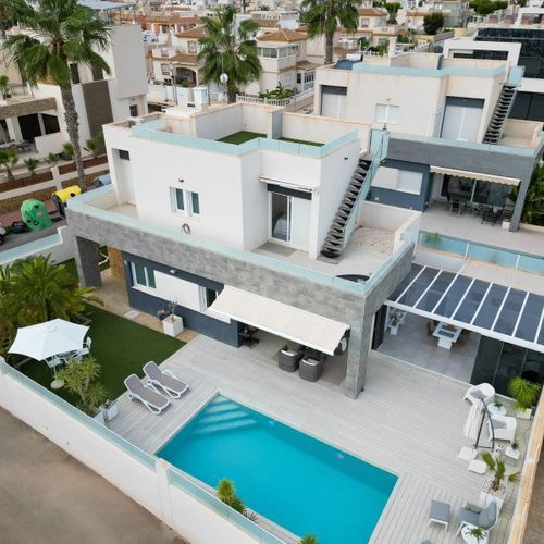 Exquisite Villa in Aguas Nuevas, Torrevieja foto-1
