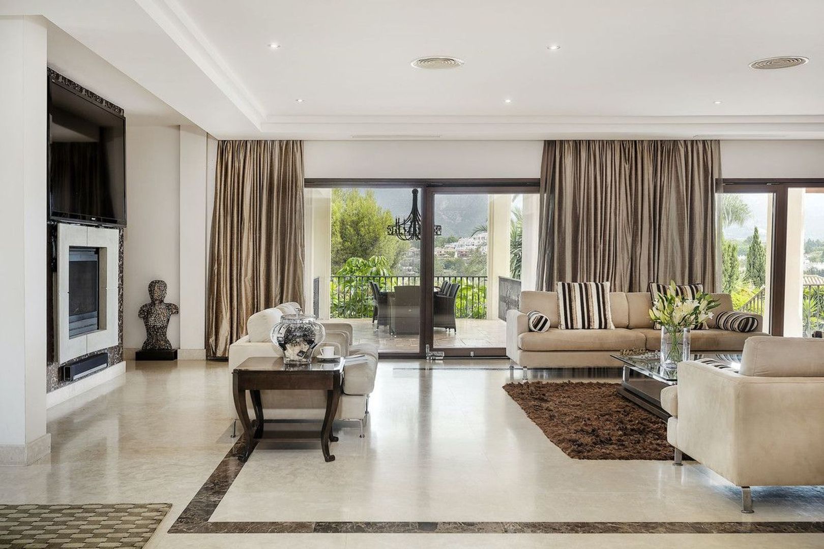 Bright villa with great views, Las Brisas, Málaga foto-5