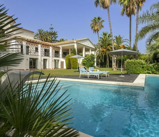 Bright villa with great views, Las Brisas, Málaga