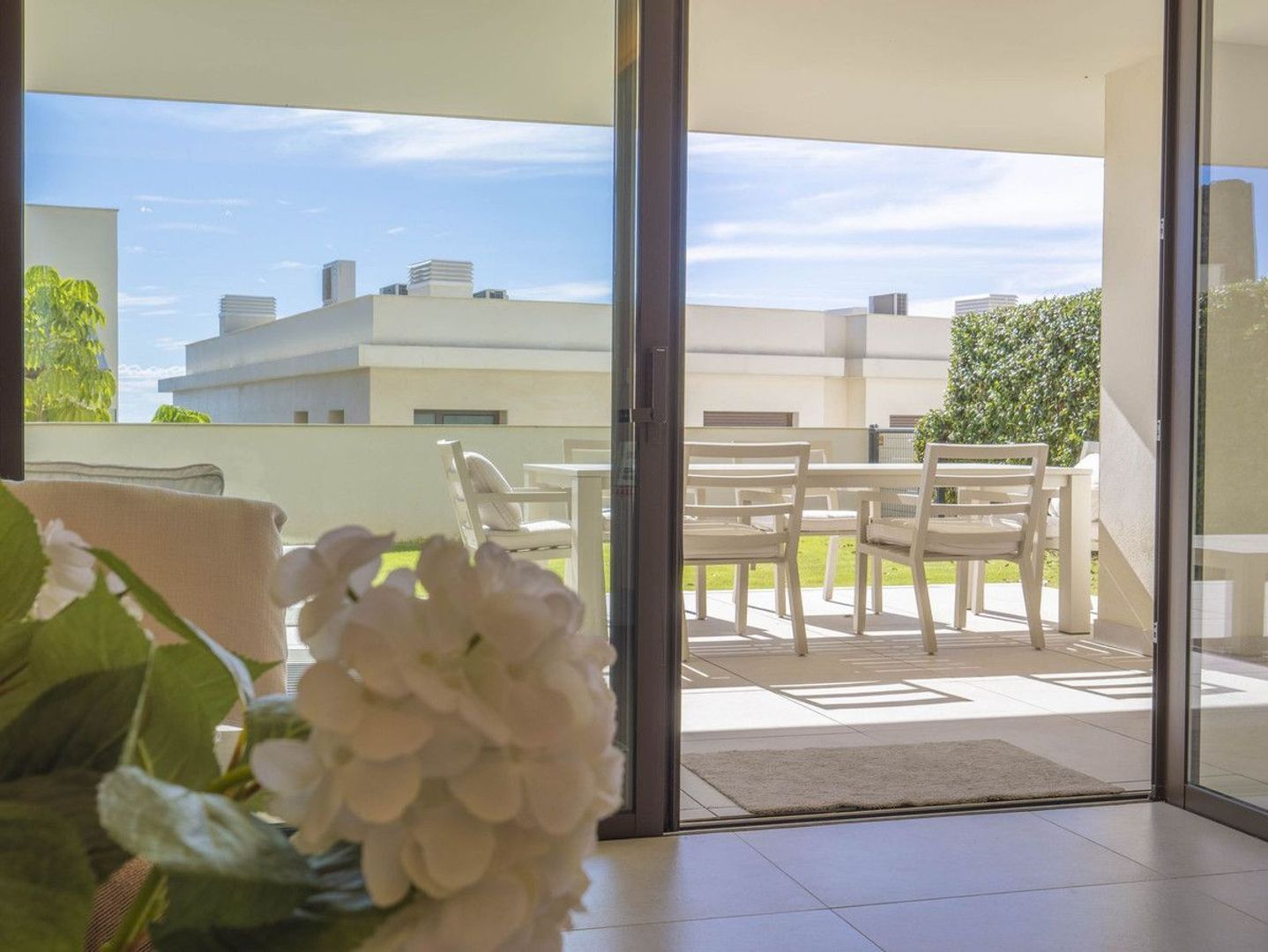 Apartment with large terras and private garden, Estepona foto-20