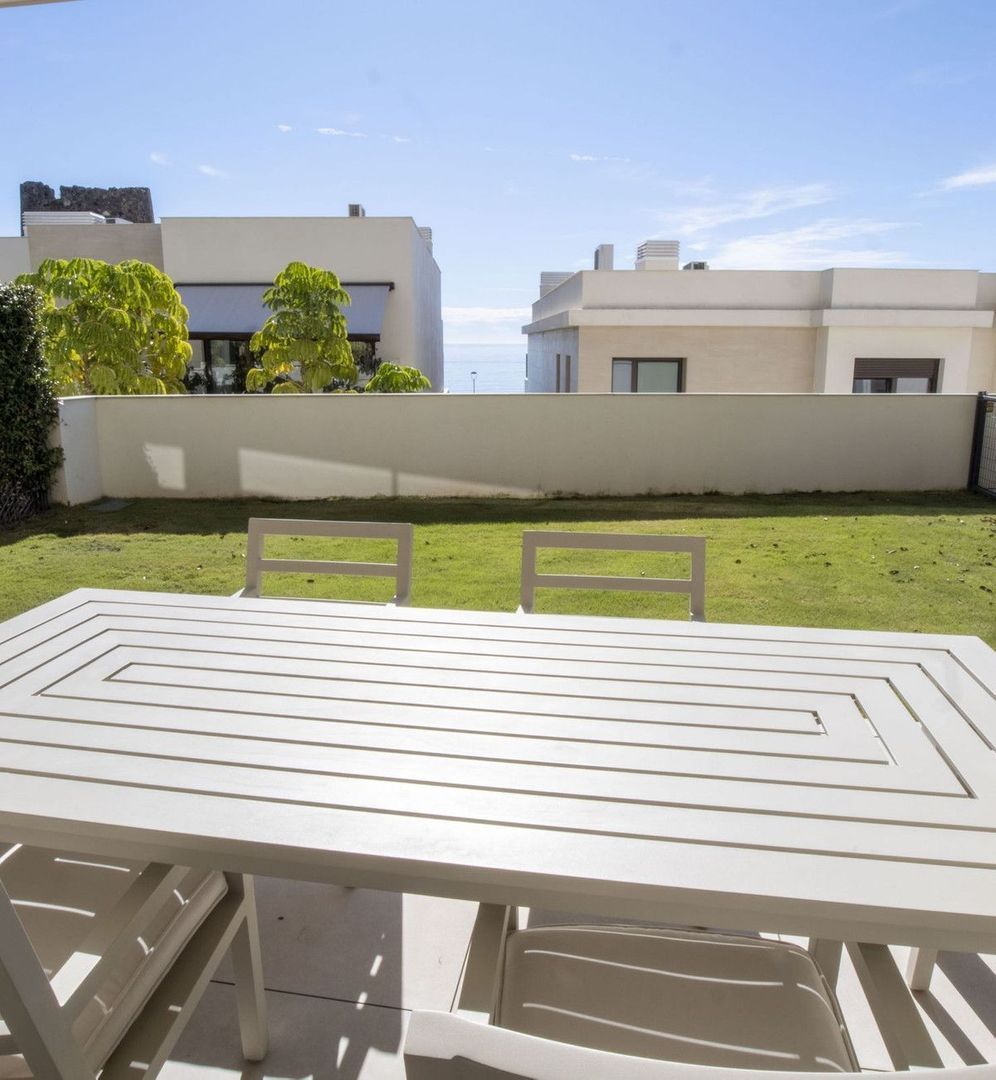 Apartment with large terras and private garden, Estepona foto-21