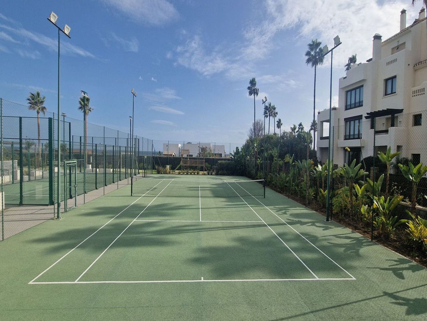 Apartment with large terras and private garden, Estepona foto-24