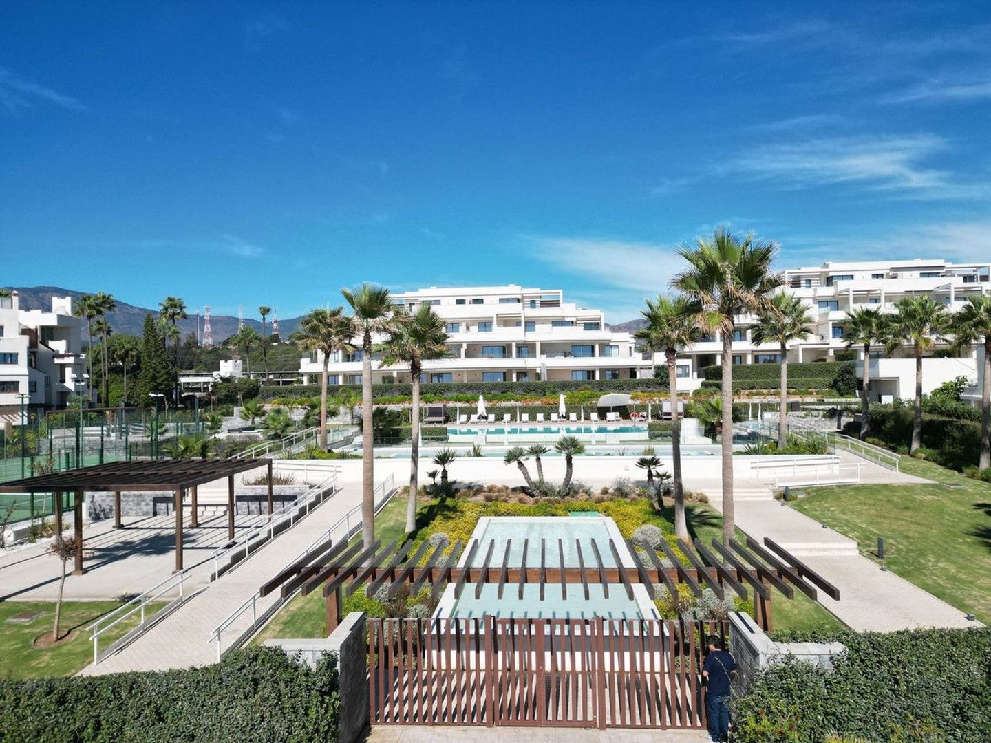 Apartment with large terras and private garden, Estepona foto-1