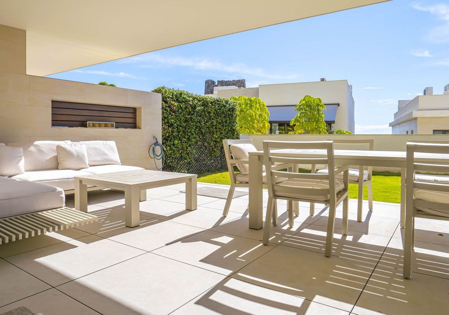 Apartment with large terras and private garden, Estepona foto-6