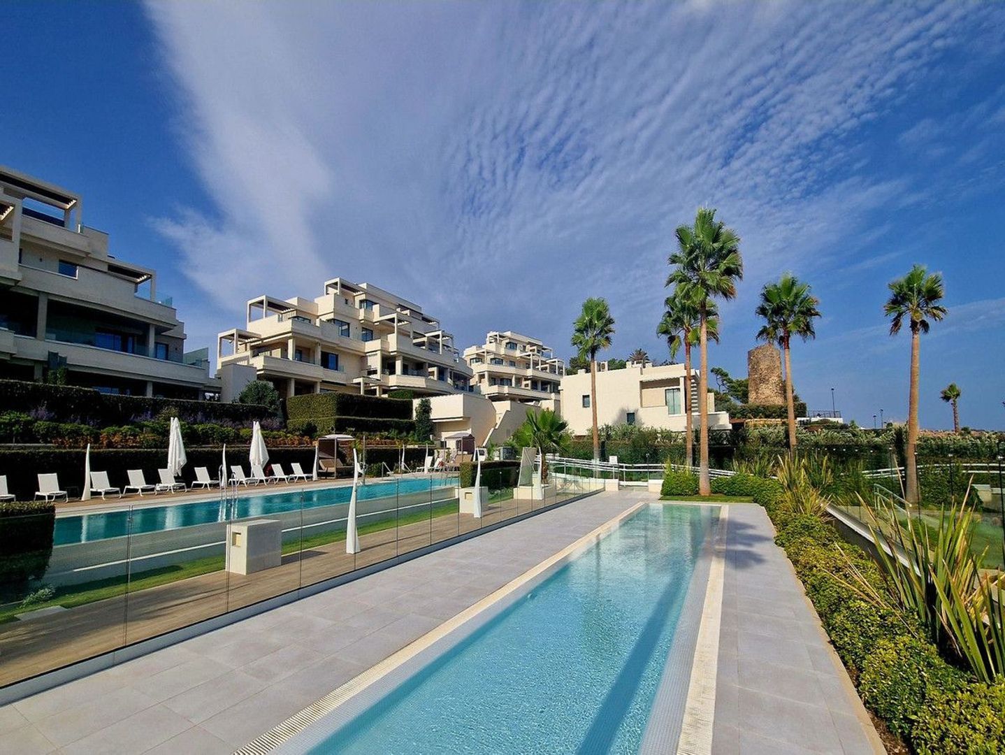 Apartment with large terras and private garden, Estepona foto-26