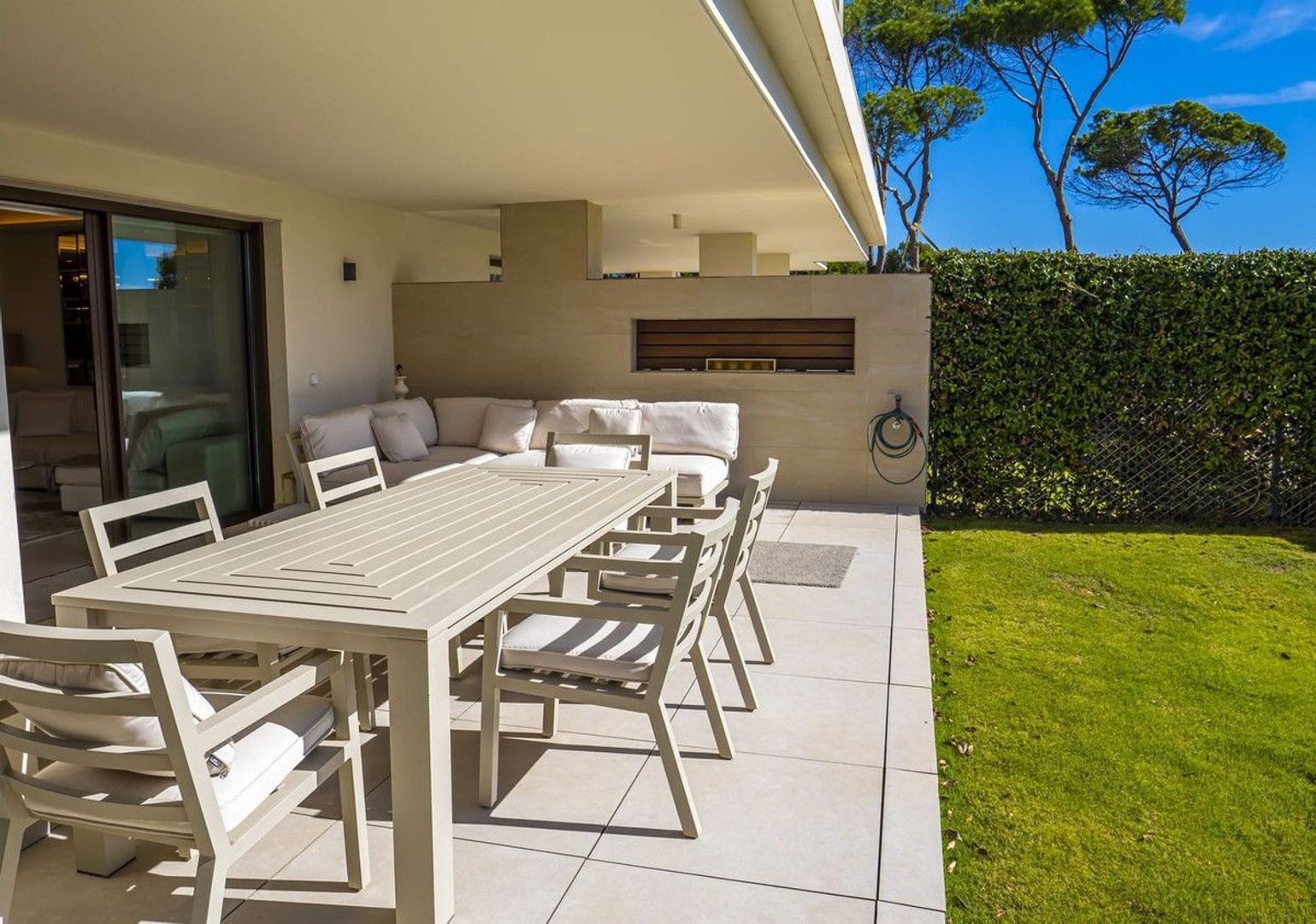 Apartment with large terras and private garden, Estepona foto-5