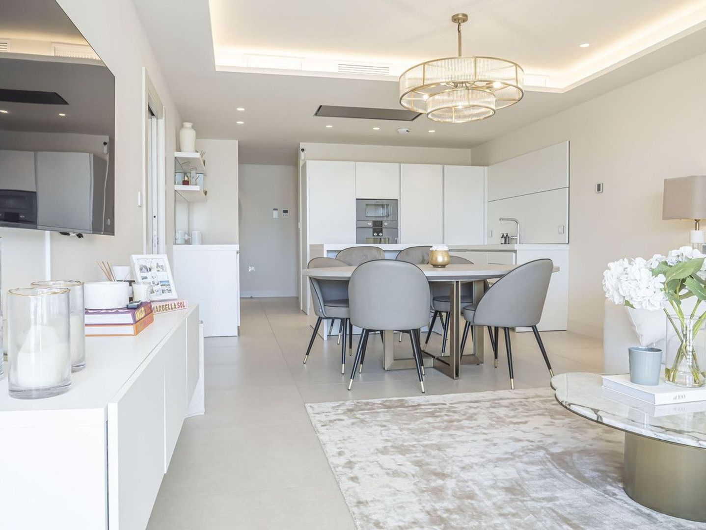 Apartment with large terras and private garden, Estepona foto-3