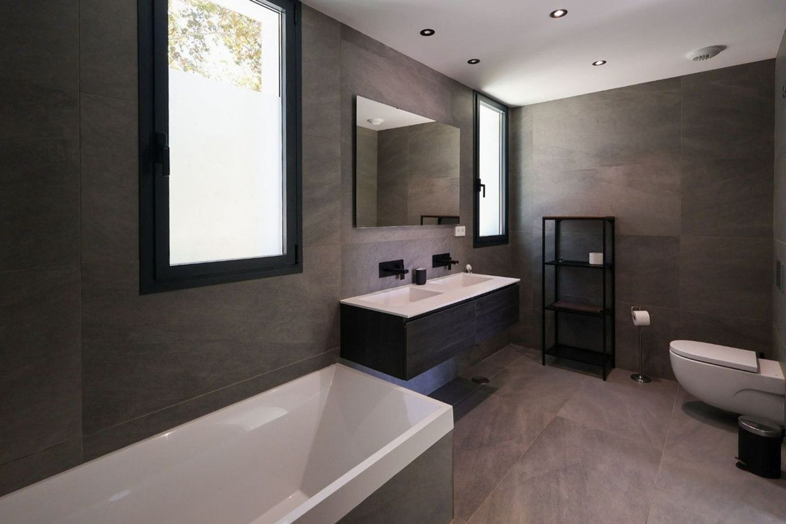 Exclusive villa near Puerto Marina, Benalmadena Costa foto-17