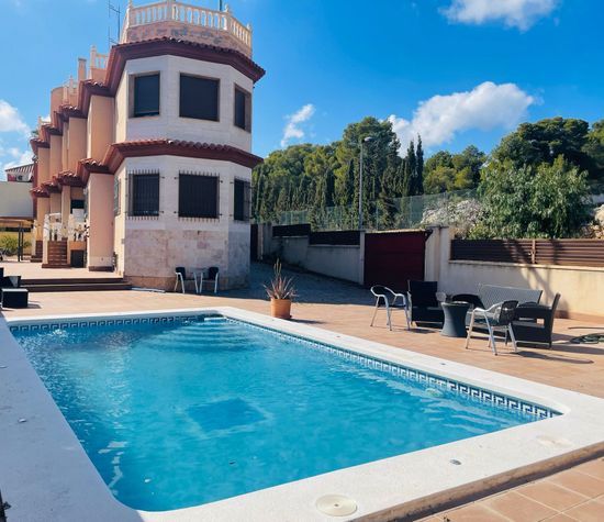 Elegant family villa with pool and sun terrace, Alfaz del Pi