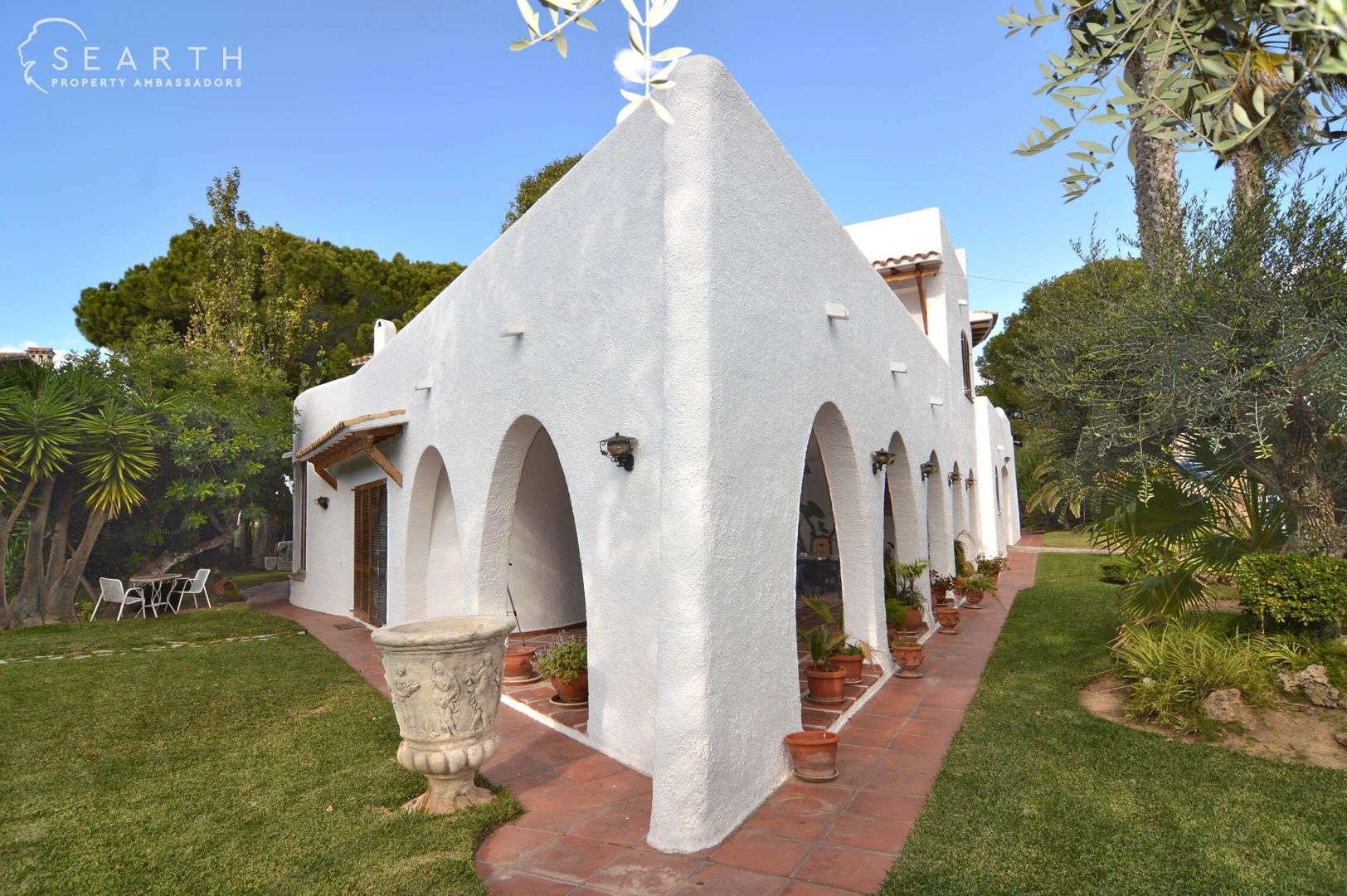 Beautiful villa, 190m from the beach, Barcelona South foto-9