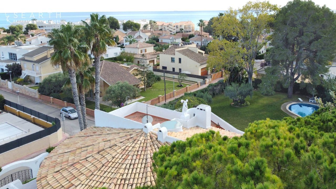 Beautiful villa, 190m from the beach, Barcelona South foto-2