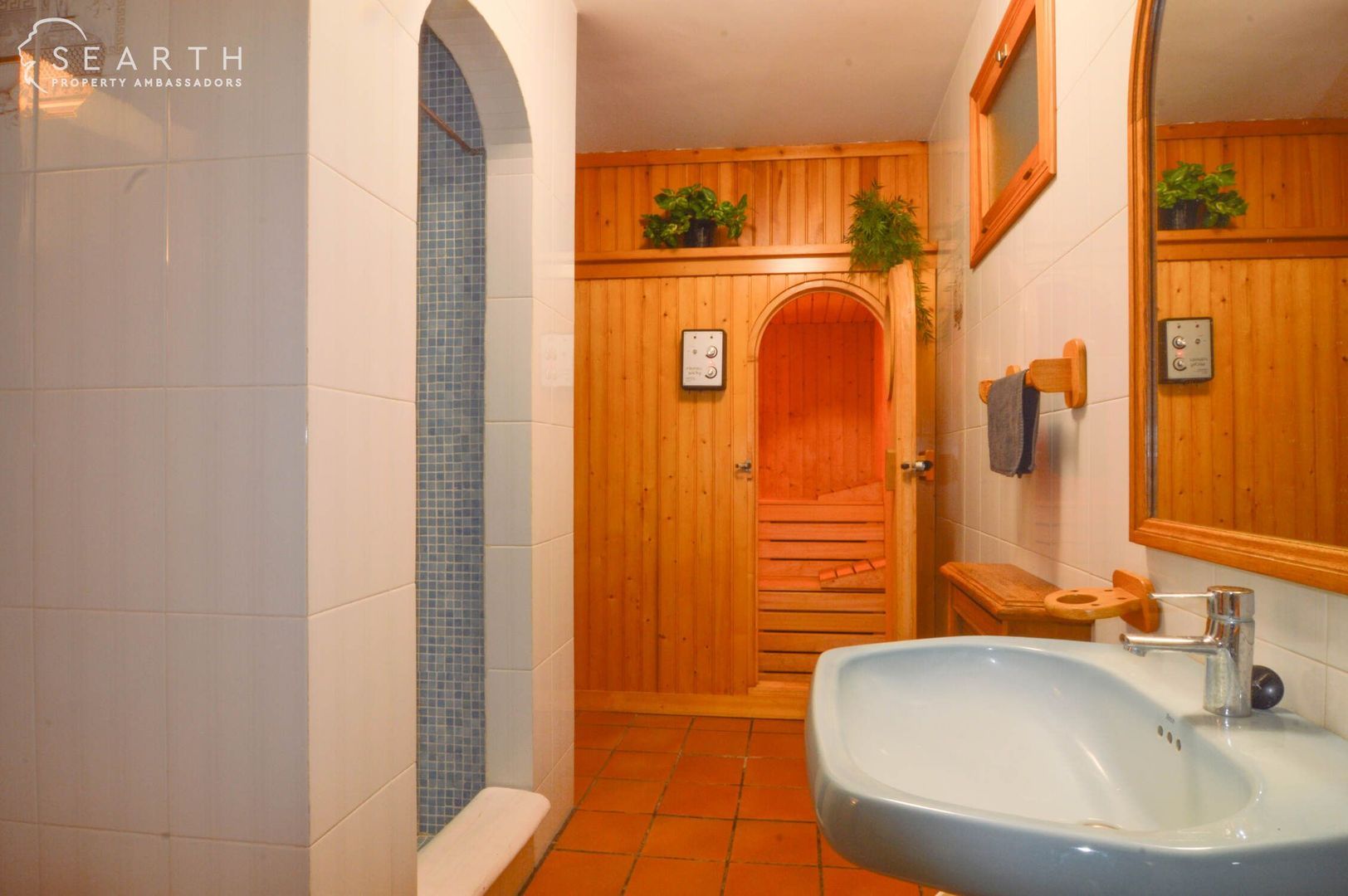 Beautiful villa, 190m from the beach, Barcelona South foto-24