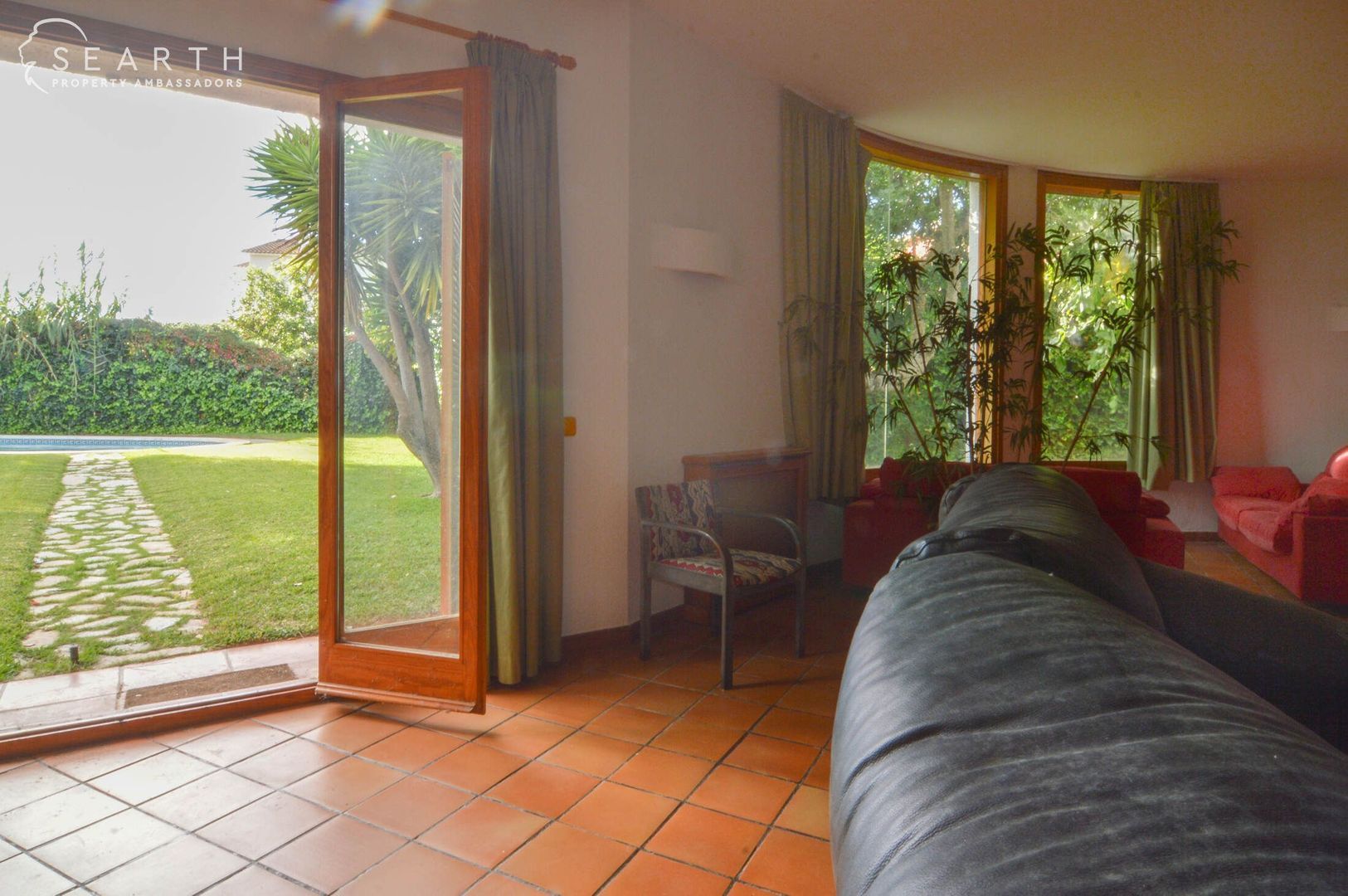 Beautiful villa, 190m from the beach, Barcelona South foto-17