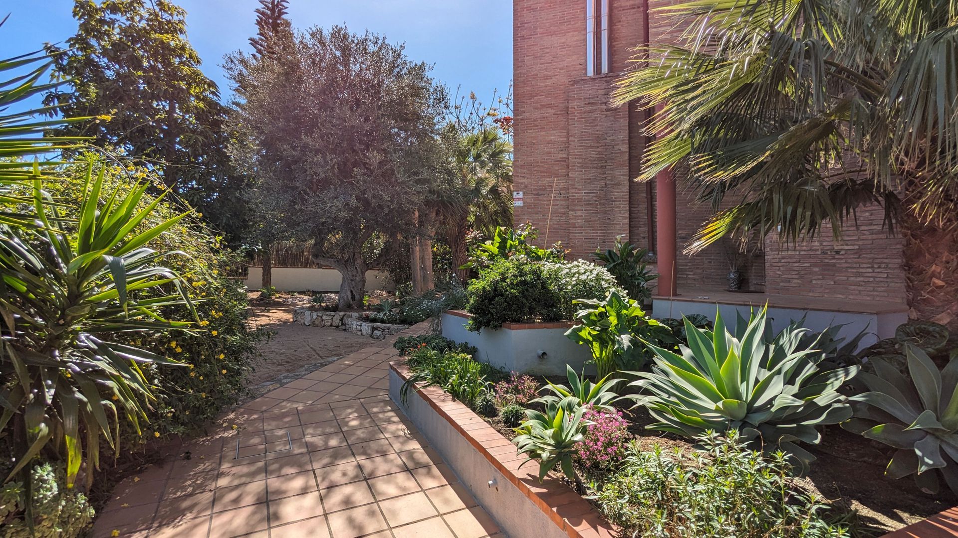 Captivating elegance, Vilanova i la Geltru (Barcelona South) foto-9