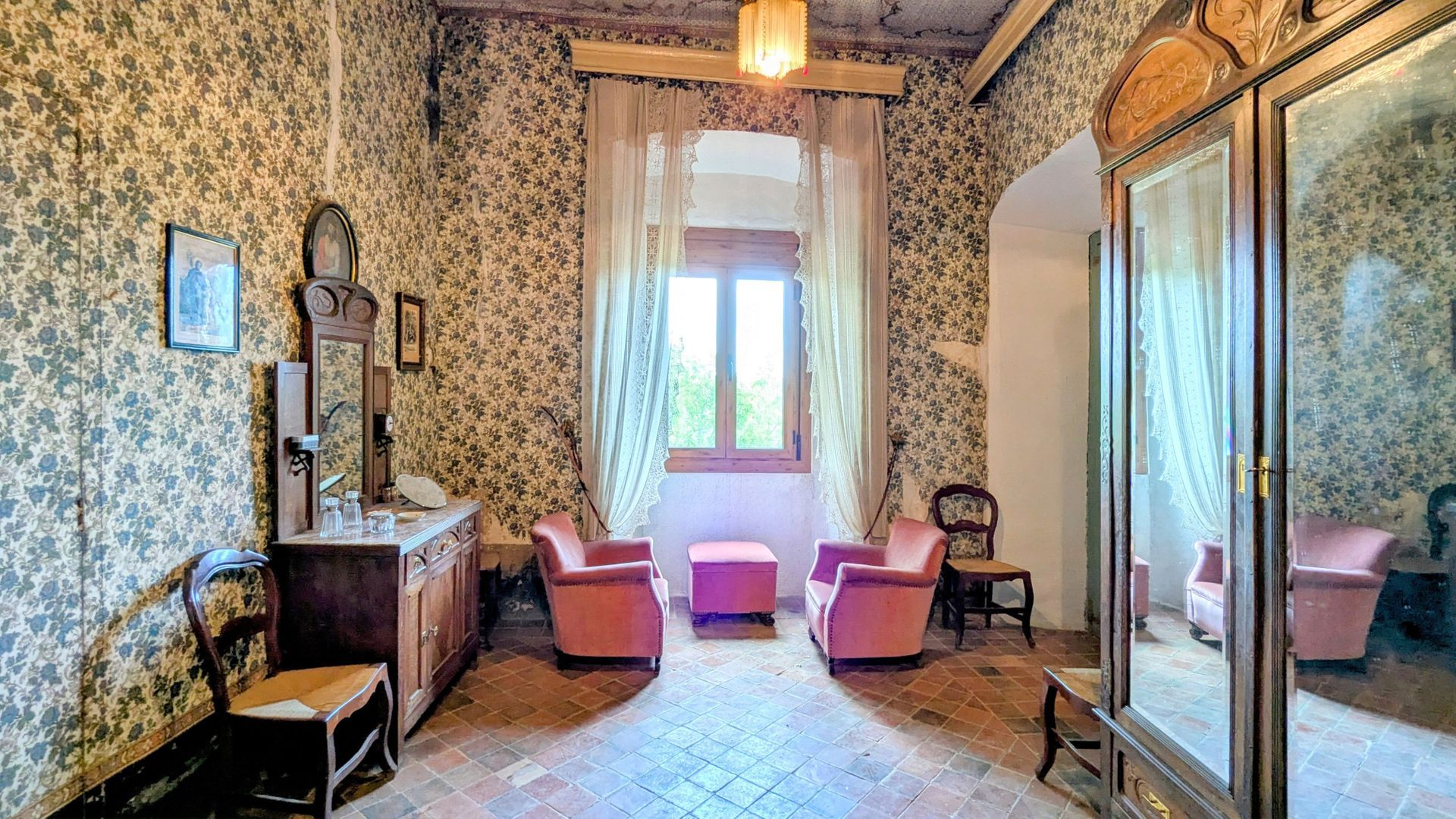 Baroness Castle, Catalan wine lands foto-25